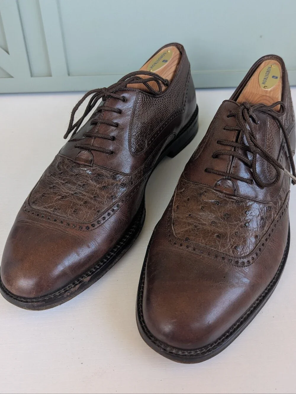 Mezlan oxford dress shoes featuring an exotic multi- material textured construct